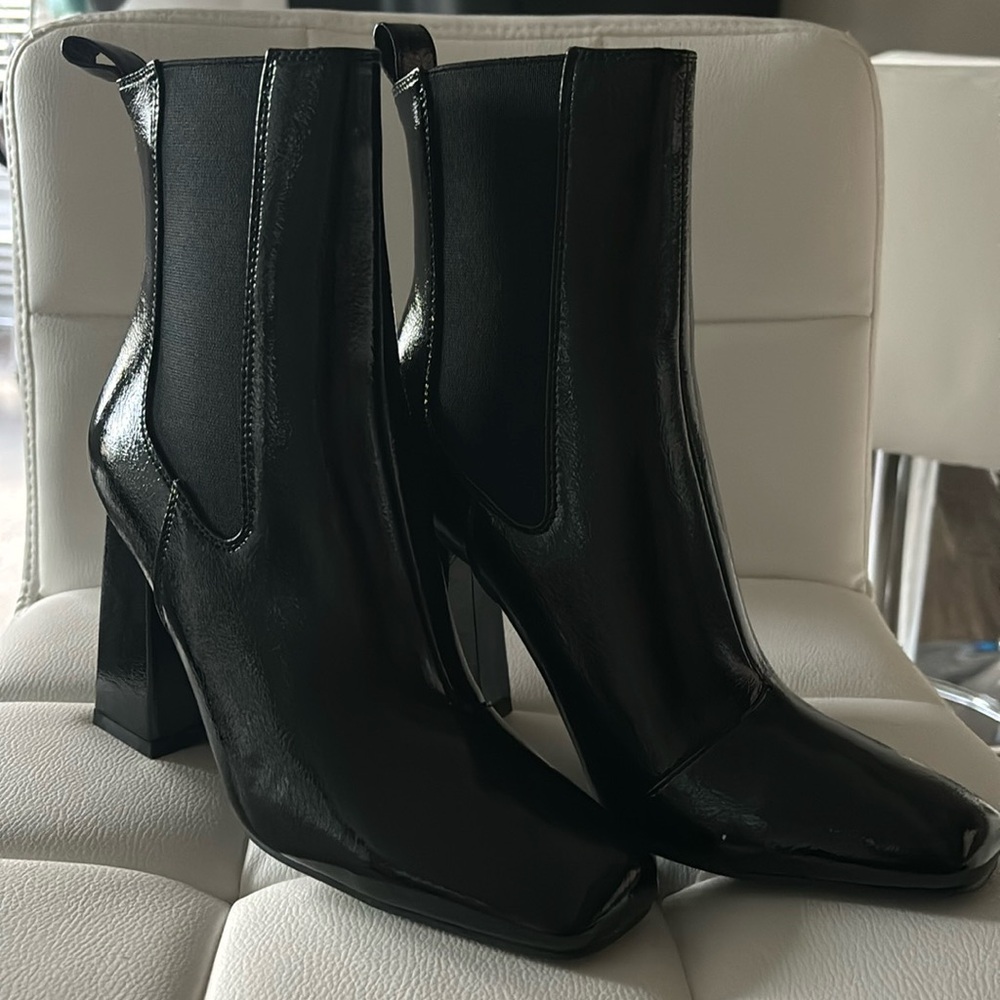 Hello Molly BILLINI Karina Ankle Boots Black Crinkle Patent SIZE 6